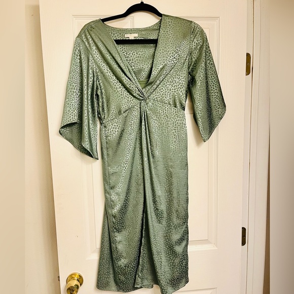 Vintage 1946 silk green leopard print dress; size2-4; perfect condition - Picture 1 of 3